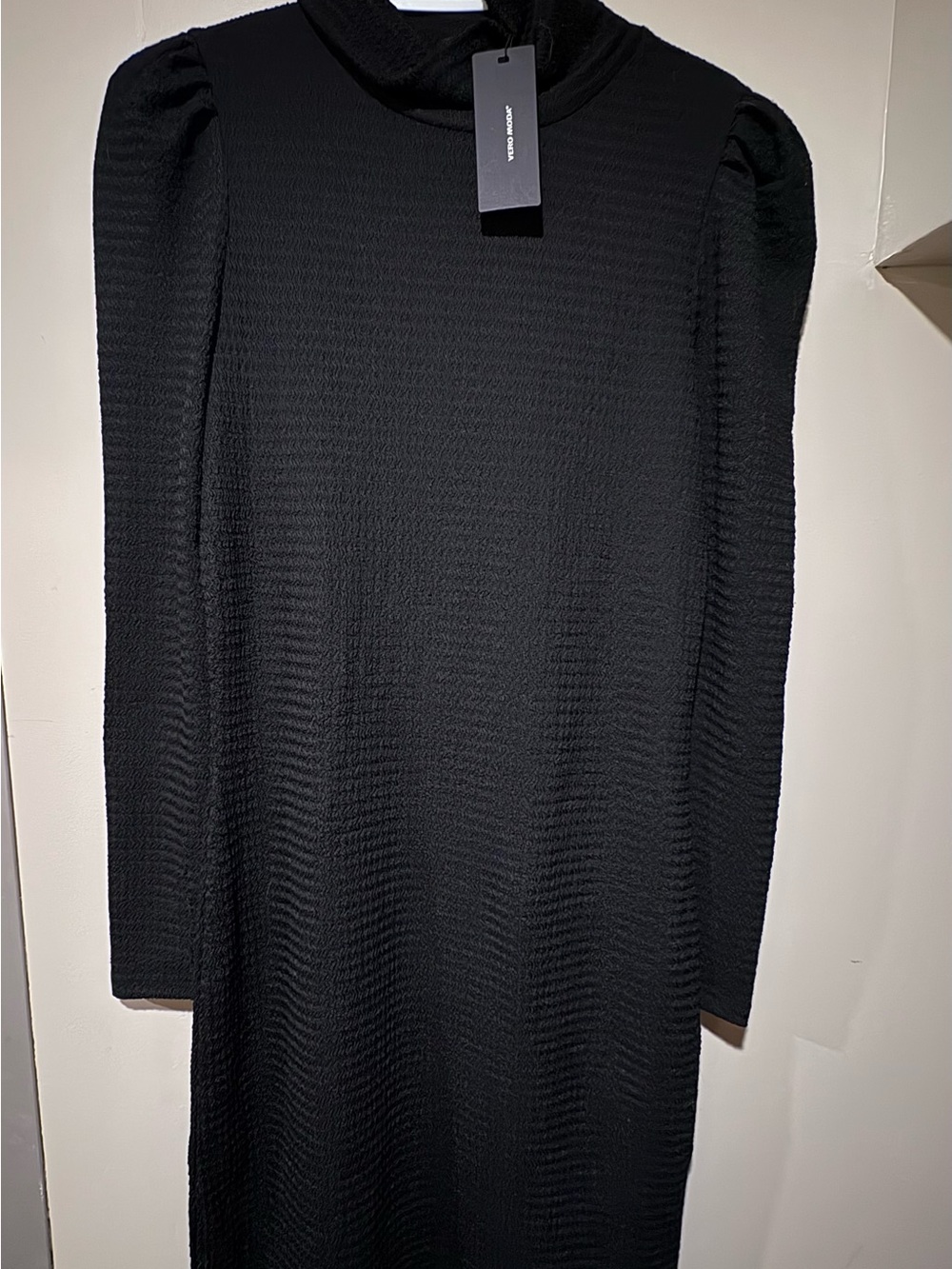 Vero Moda (Retail $55) Black Textured Long Sleeve Turtleneck Dress